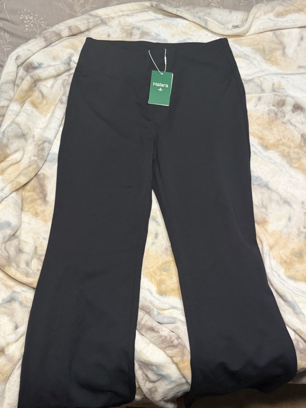 HALARA Black Wide-Leg Pull-On Pants